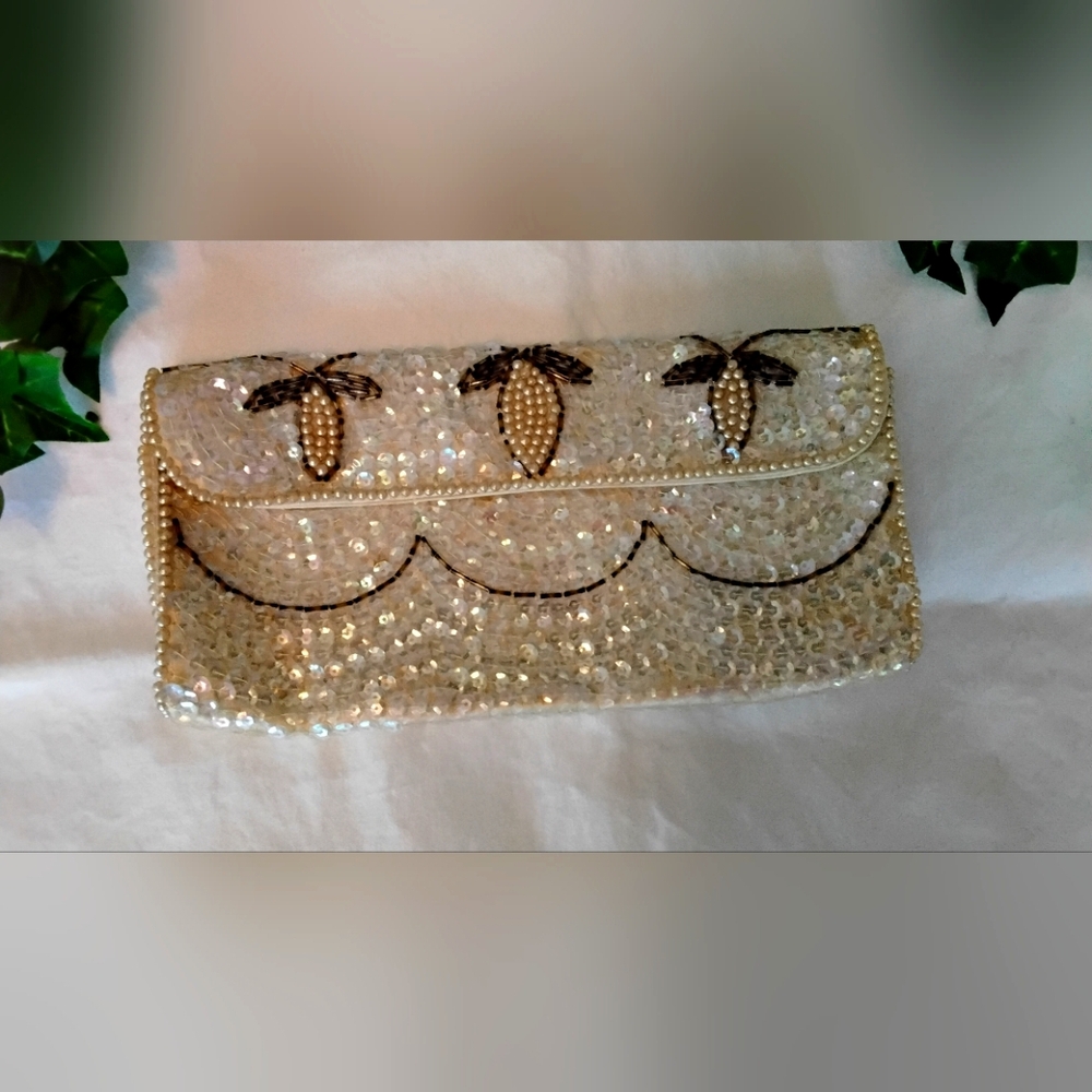 Vintage La Regal Beaded Sequin Clutch Purse Ivory Gold Bumble Bee Motif